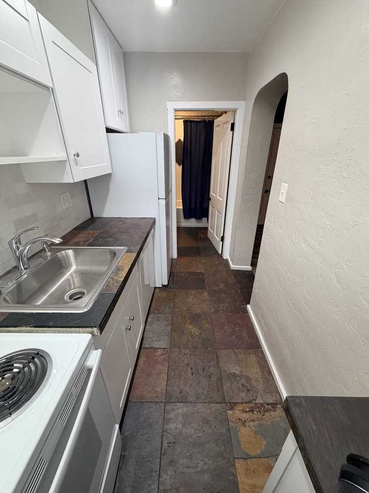 827 E 100 S #3 - Photo 3 of 7