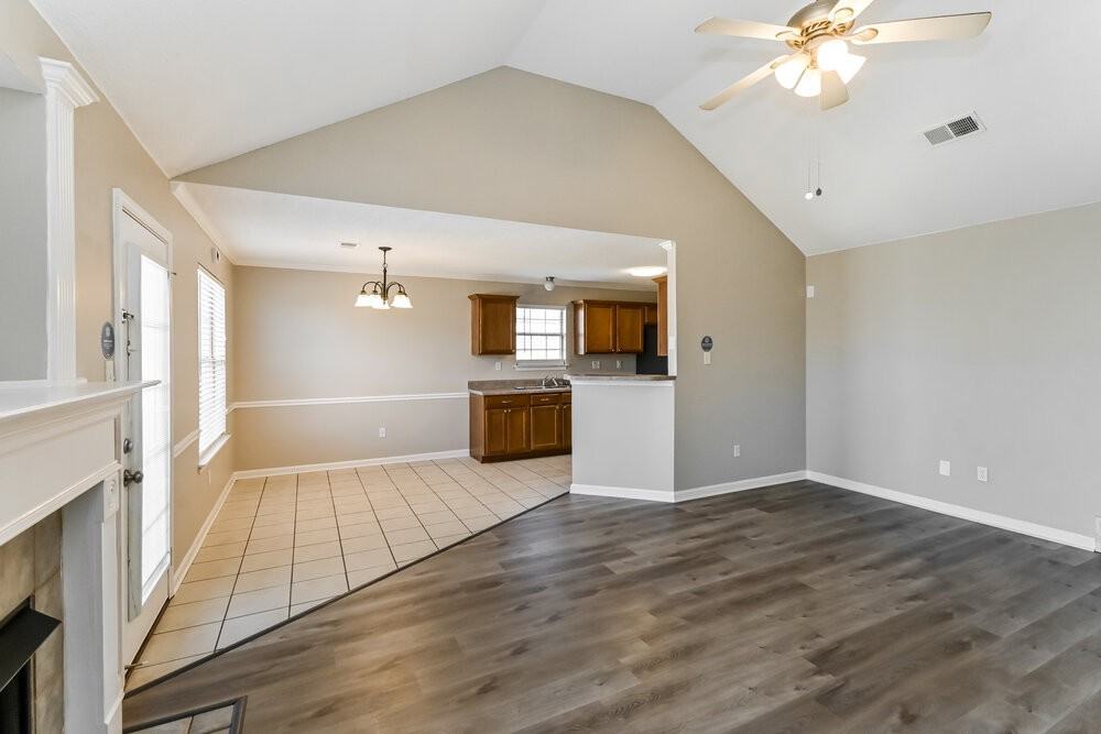 150 Susanne Dr - Photo 3 of 16