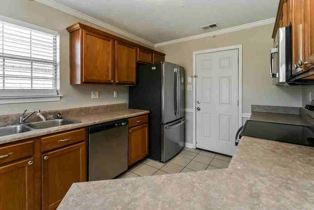 150 Susanne Dr - Photo 7 of 16