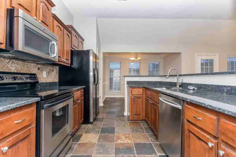 11629 Leewood Dr - Photo 5 of 15