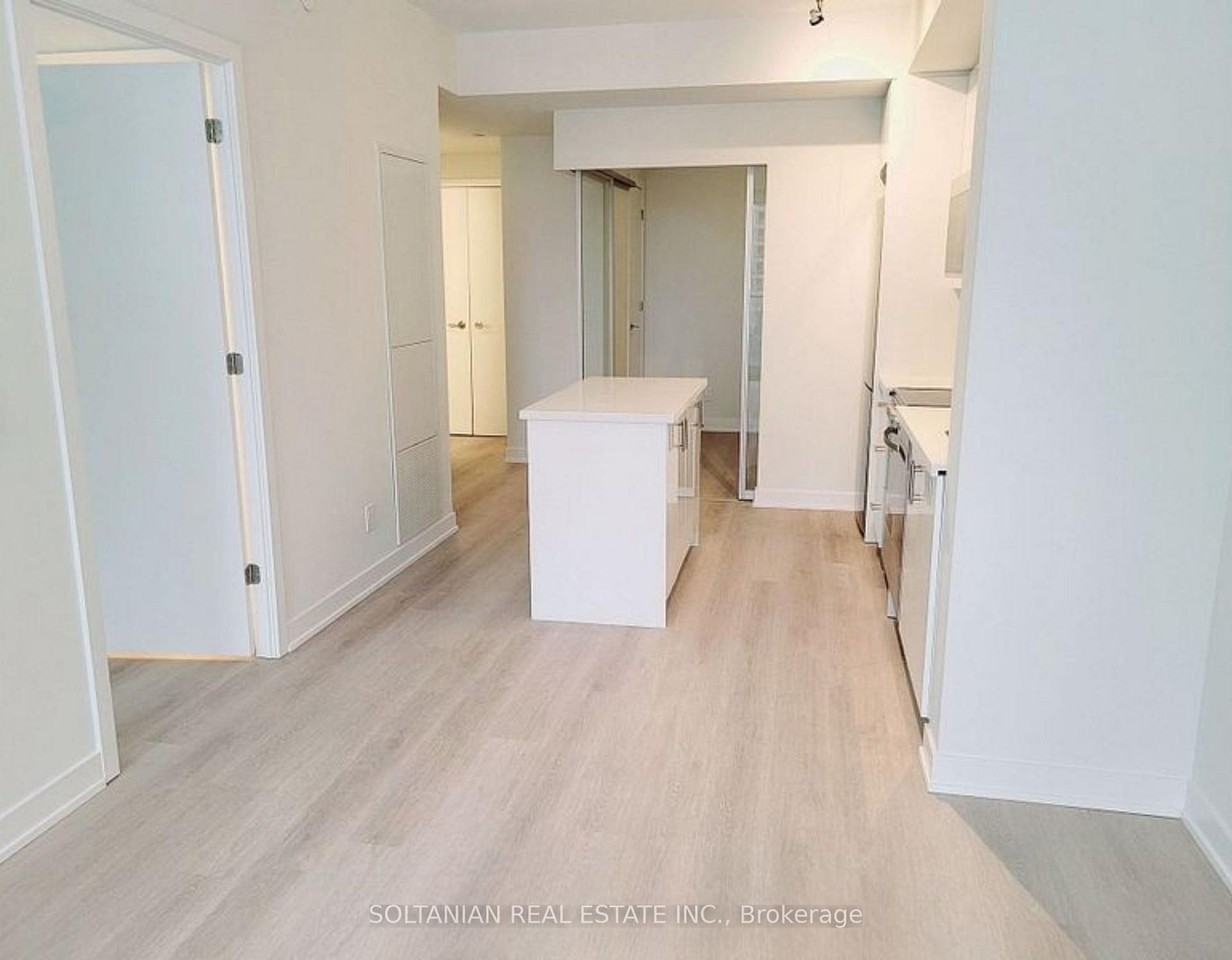 15 Ellerslie Avenue #601 - Photo 2 of 10