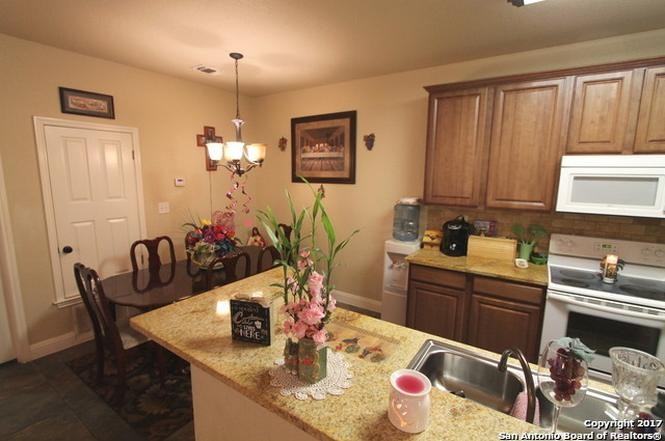 910 Pine St #A201 - Photo 2 of 9