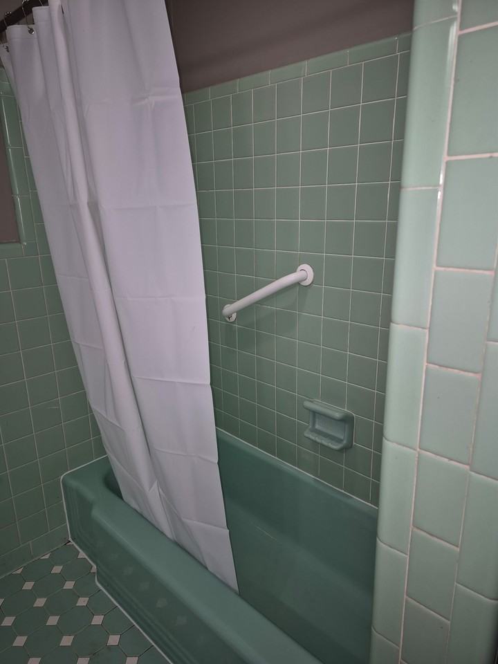2170 Maywood Dr - Photo 3 of 28