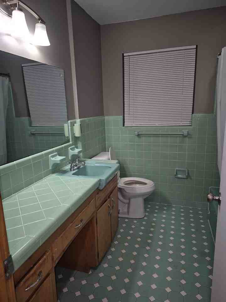 2170 Maywood Dr - Photo 5 of 28