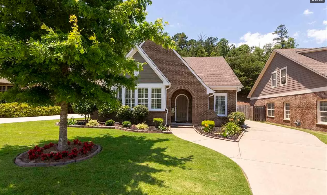 4640 Amberley Dr - Photo 2 of 9