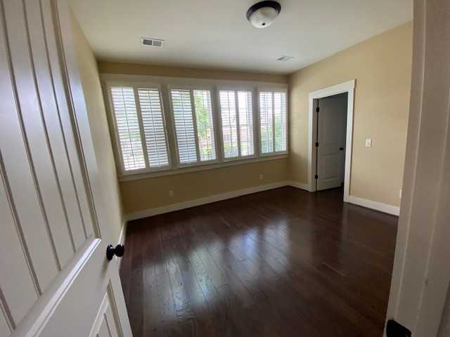 4640 Amberley Dr - Photo 6 of 9