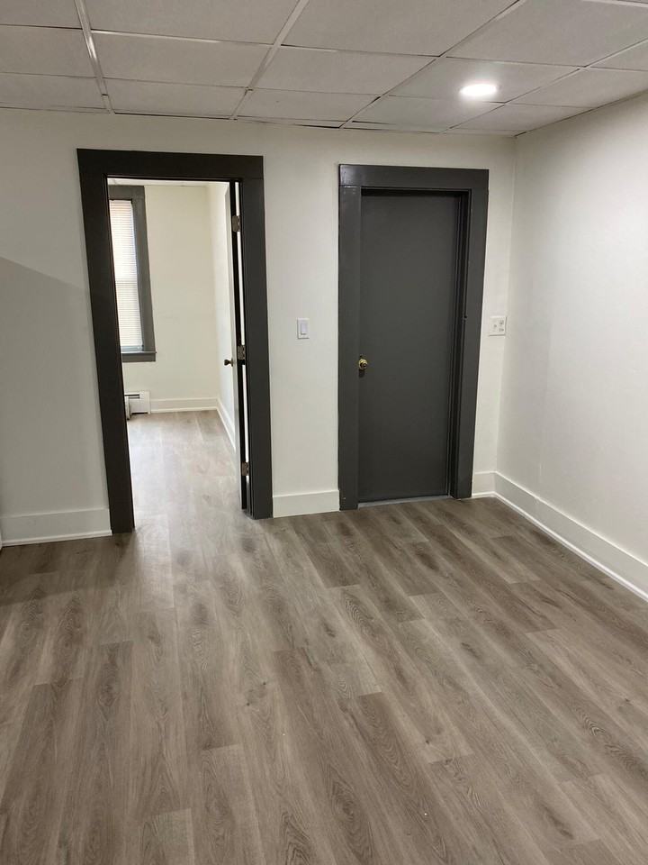 599 Rathbun St #1R - Photo 3 of 15