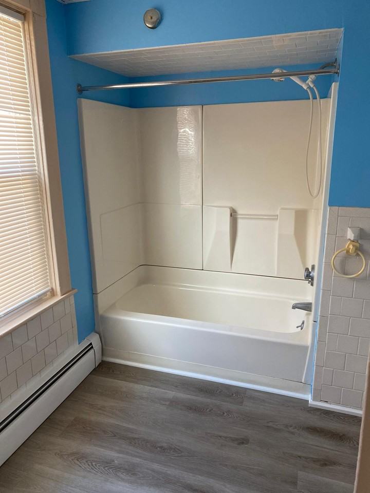 599 Rathbun St #1R - Photo 7 of 15