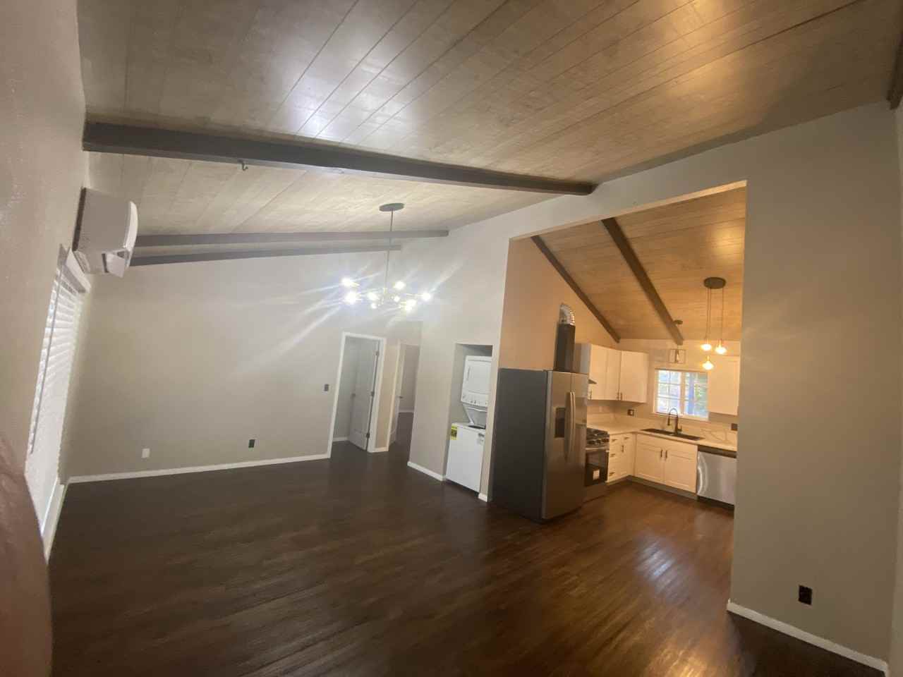 221 Valley St #B - Photo 5 of 11