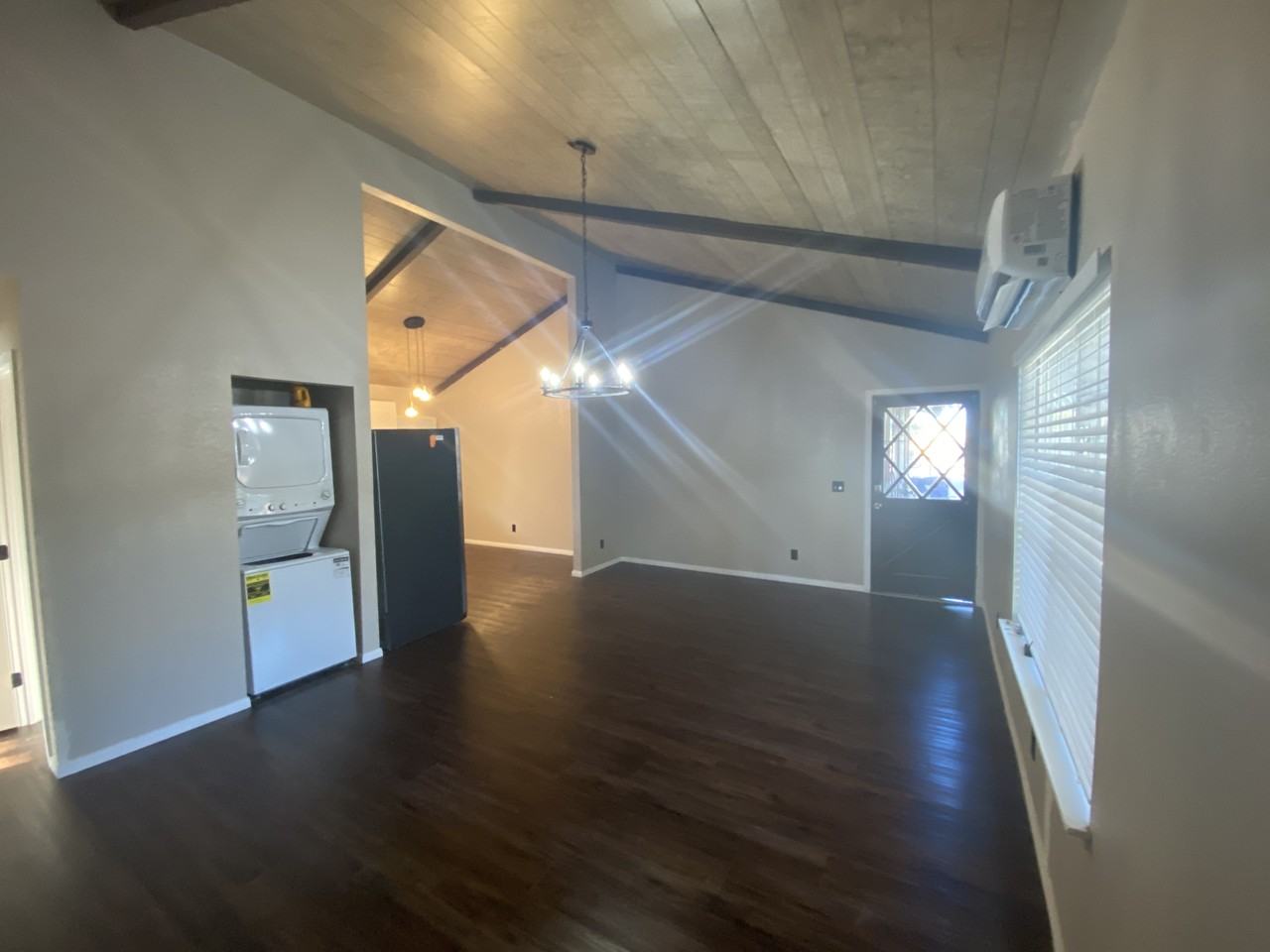 221 Valley St #B - Photo 6 of 11