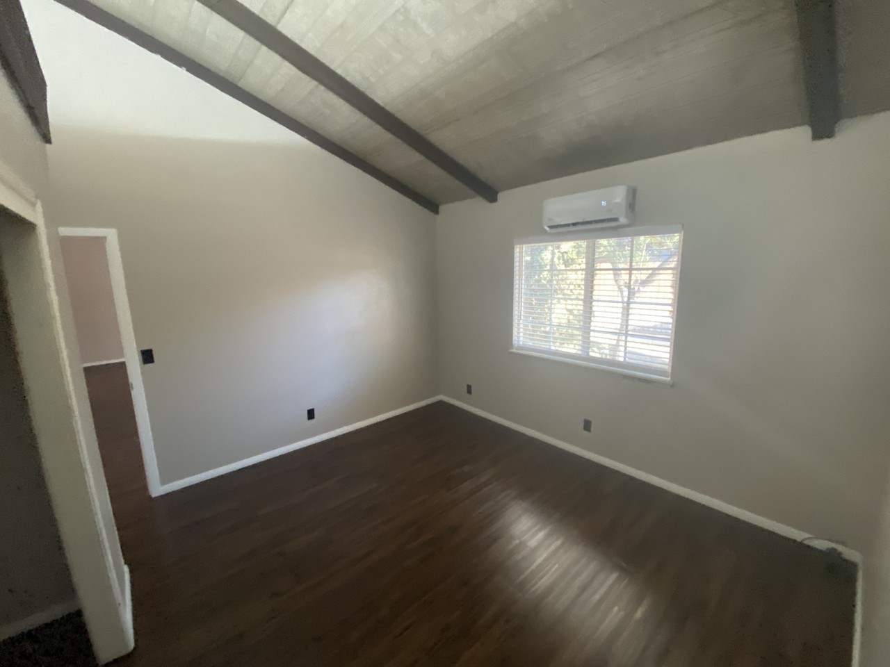 221 Valley St #B - Photo 7 of 10