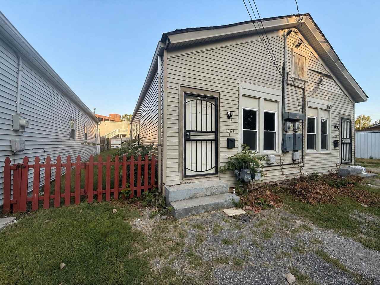 1563 S Rear St #A
