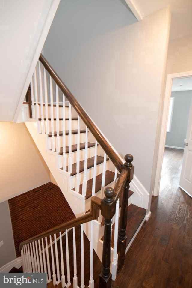 745 Dolphin St - Photo 5 of 16