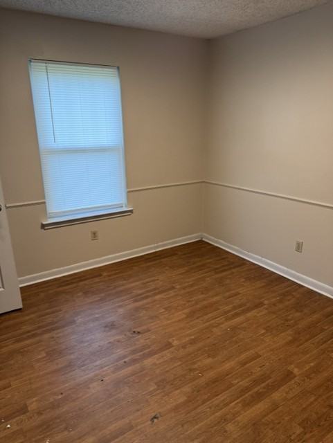 1003 Clearmont Dr - Photo 5 of 12