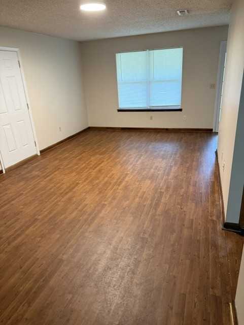 1003 Clearmont Dr - Photo 7 of 12