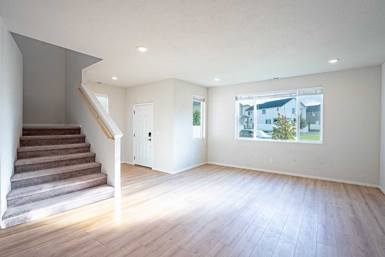 24331 E Harrier Loop - Photo 6 of 25