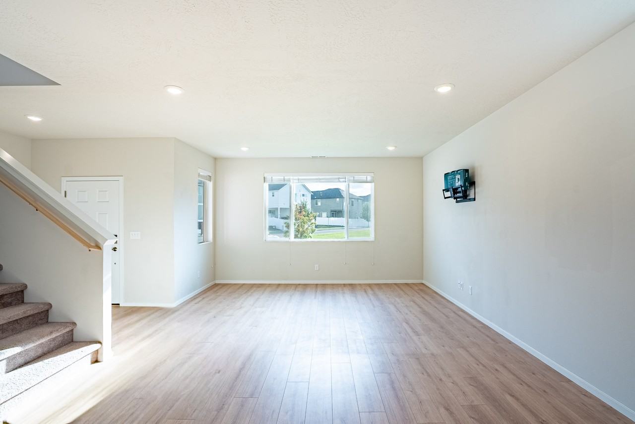 24331 E Harrier Loop - Photo 7 of 25