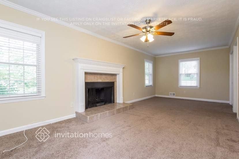 3195 Sharon Cir - Photo 4 of 23