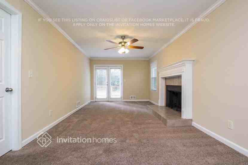 3195 Sharon Cir - Photo 5 of 23