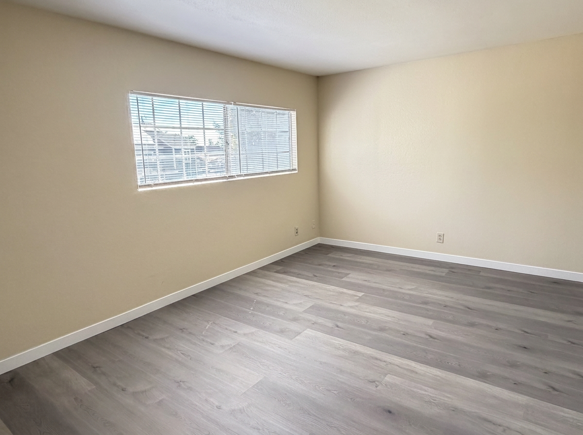 2231 S Fern Ave #1 - Photo 6 of 28
