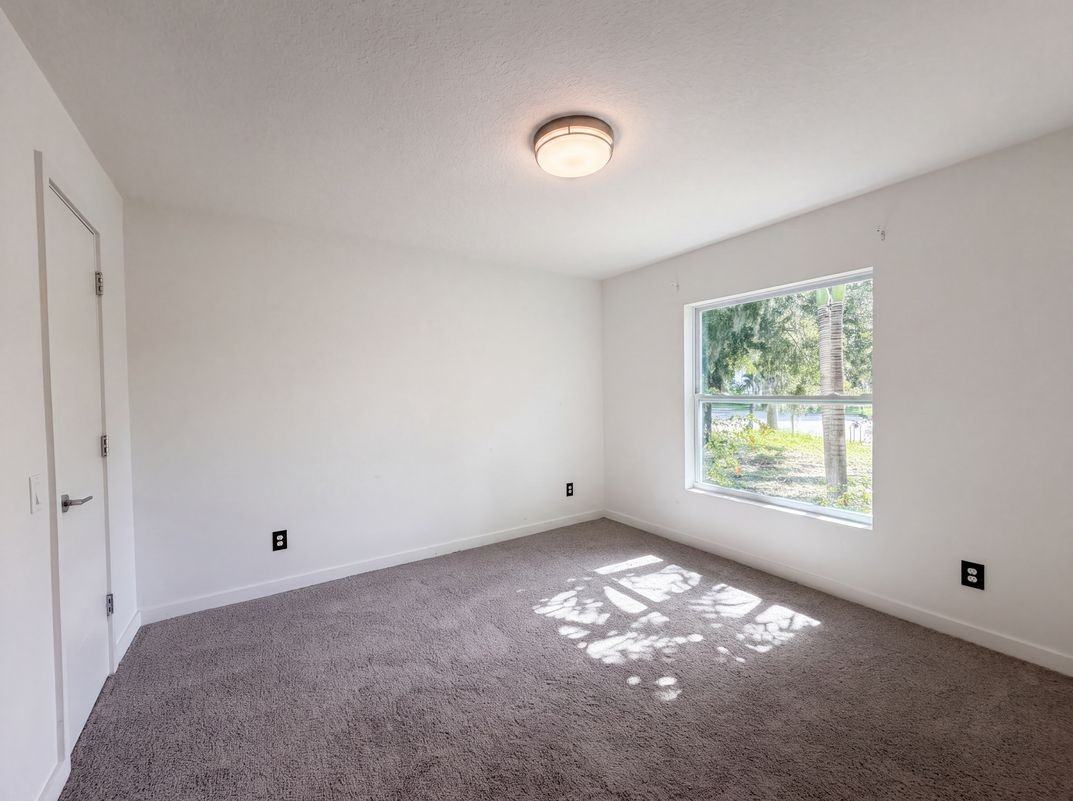 2840 South Shade Avenue - Photo 4 of 10