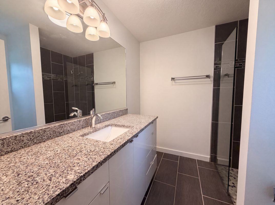 2840 South Shade Avenue - Photo 7 of 10