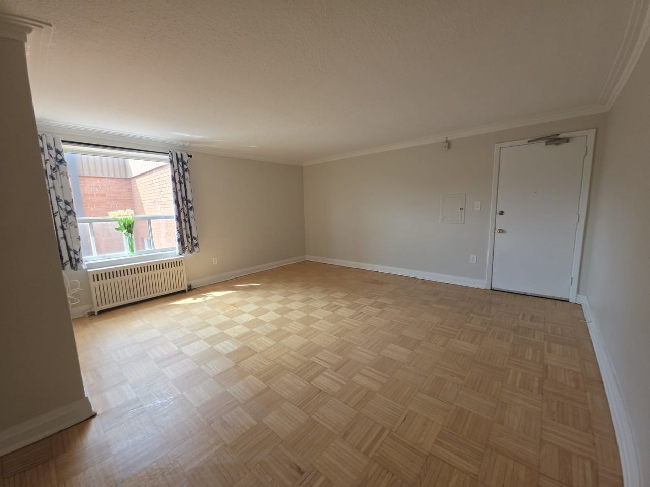 309 The Kingsway #308 - Photo 2 of 13