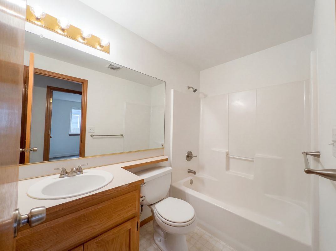 8641 Northeast Windstone Street - Photo 5 of 11