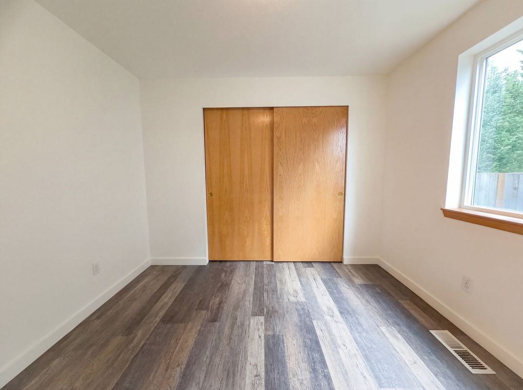 8641 Northeast Windstone Street - Photo 6 of 11