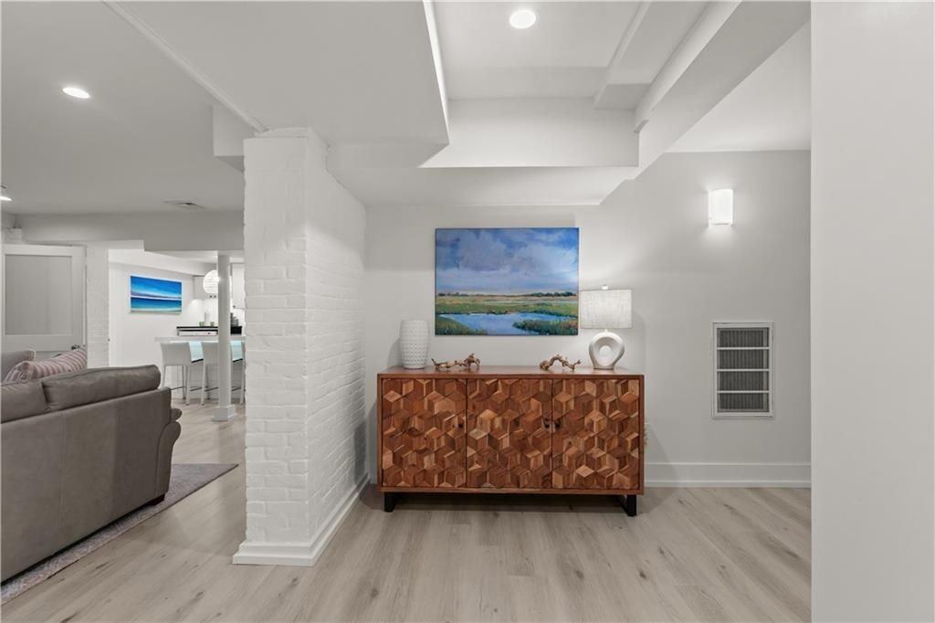 426 Spring St - Photo 3 of 27