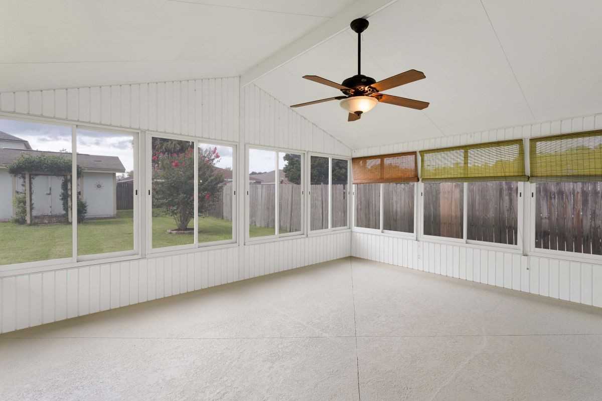 1410 Runes Ct - Photo 4 of 32