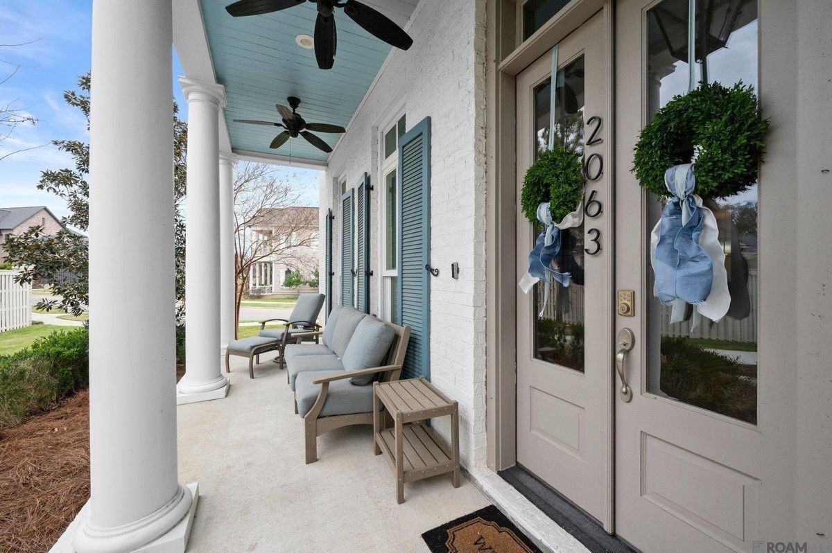 2063 Rue Venelle - Photo 3 of 44