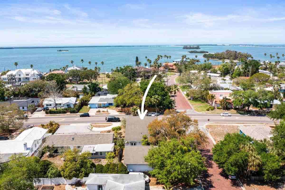 1777 Bayshore Blvd - Photo 2 of 3