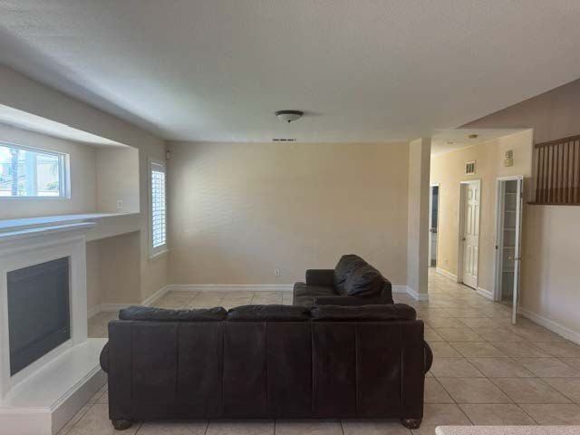 13884 Oak Tree Ln - Photo 5 of 31