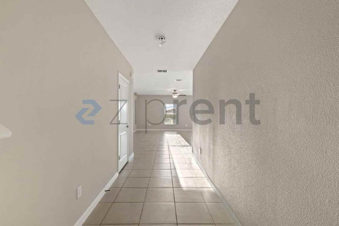 588 Royal Empress Dr - Photo 5 of 38
