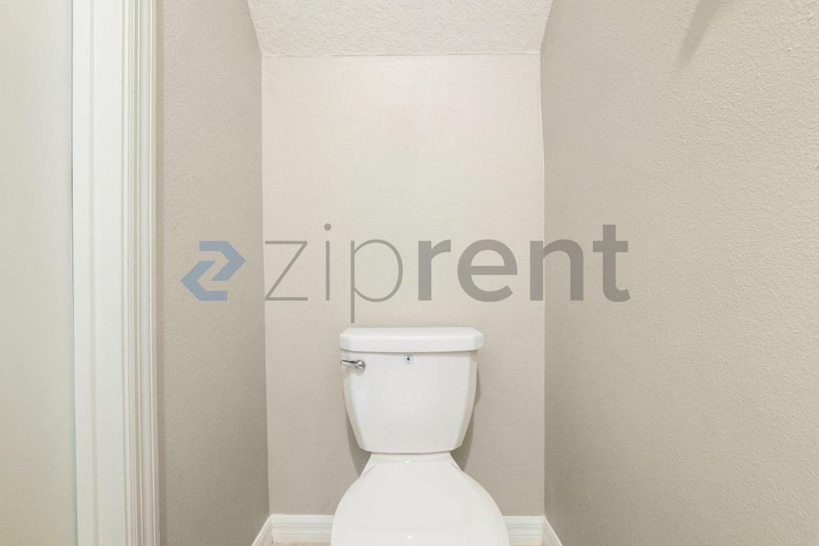 588 Royal Empress Dr - Photo 7 of 38