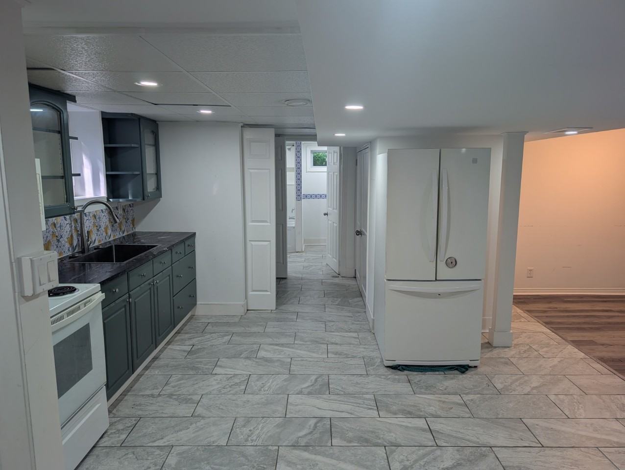 Thorncrest Crescent & Beachwood Ave - Photo 2 of 10