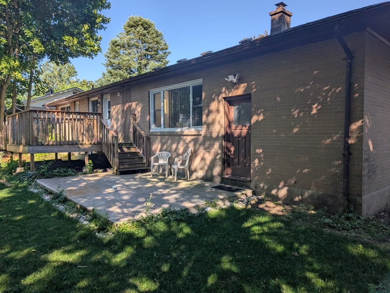 Thorncrest Crescent & Beachwood Ave - Photo 5 of 10