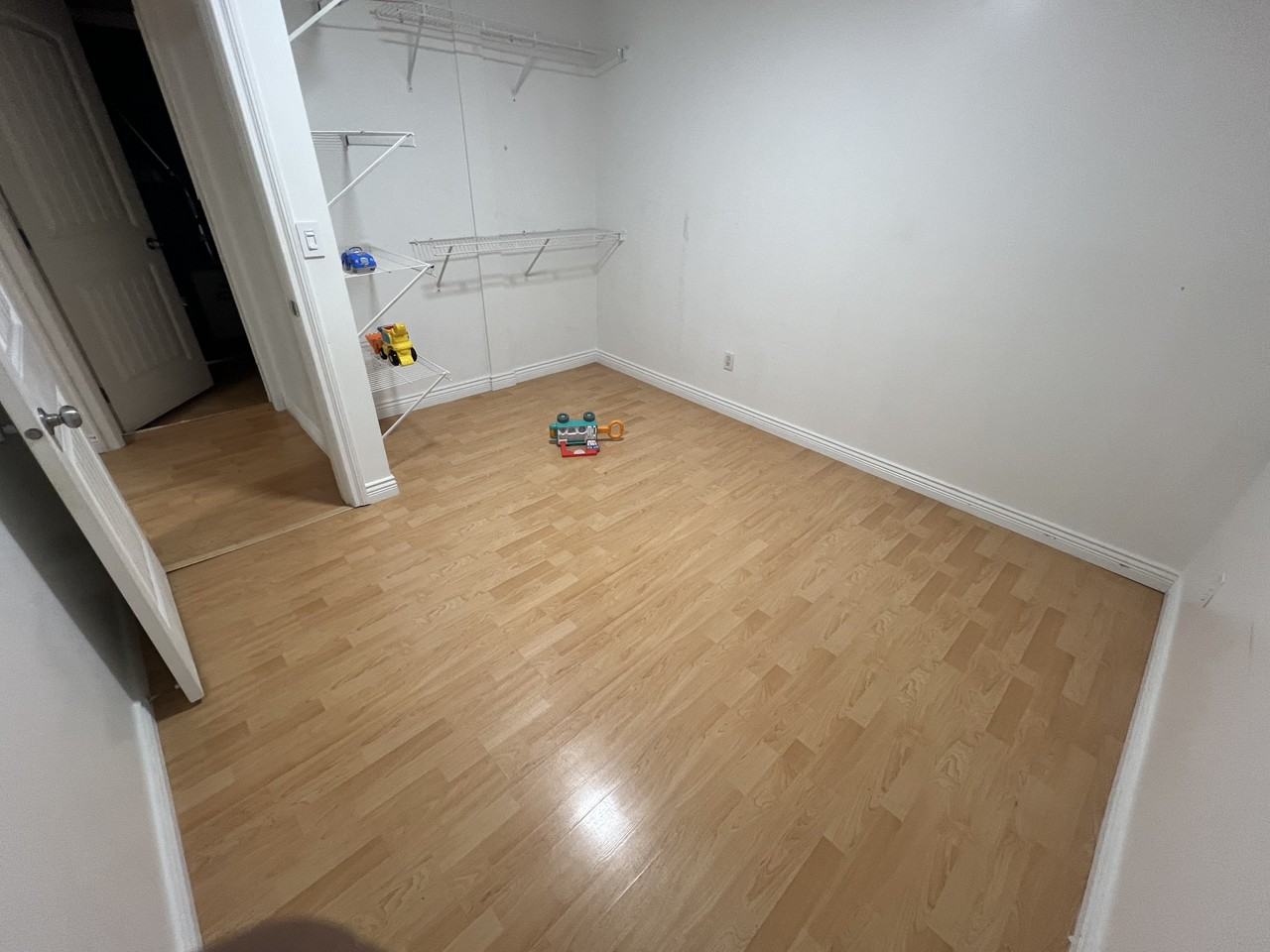 7058 Patterson Ave - Photo 5 of 6