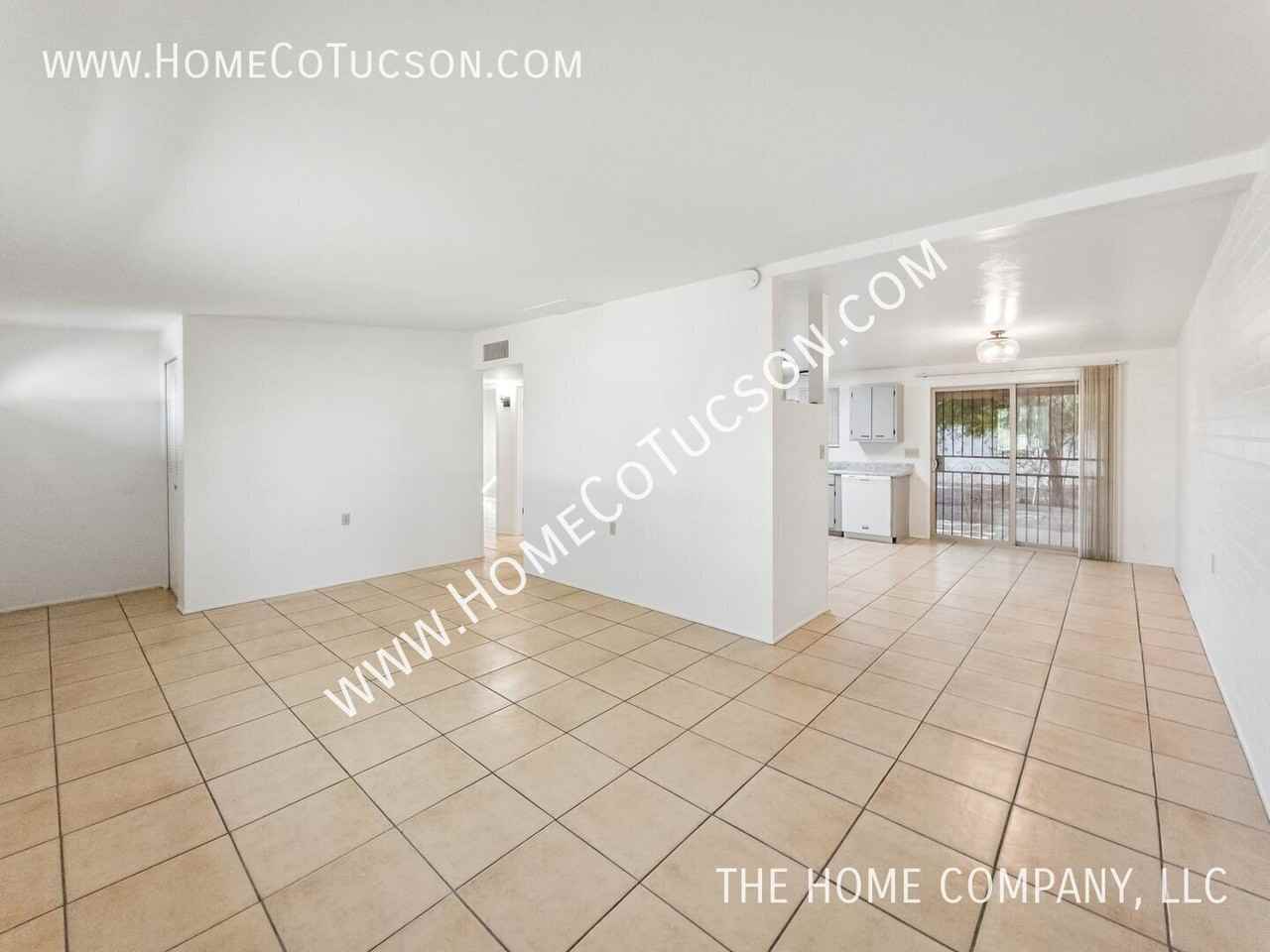 1446 E Iowa Dr - Photo 6 of 34