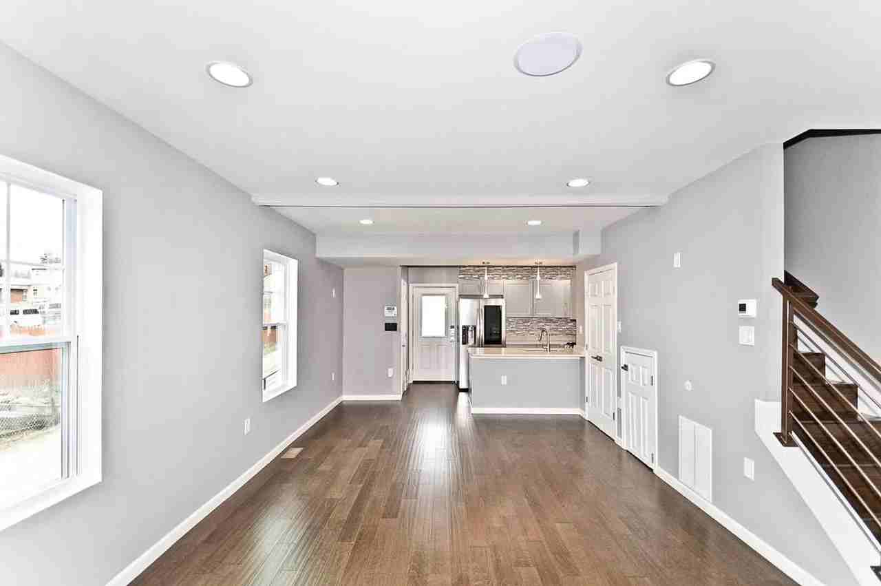 4650 Hayes St Ne - Photo 4 of 31