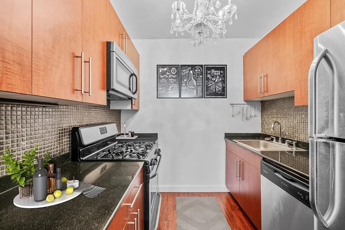 John Street #2114 - Photo 4 of 5