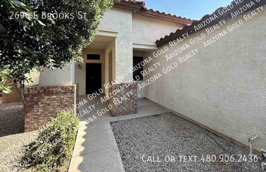 2696 E Brooks St - Photo 2 of 23