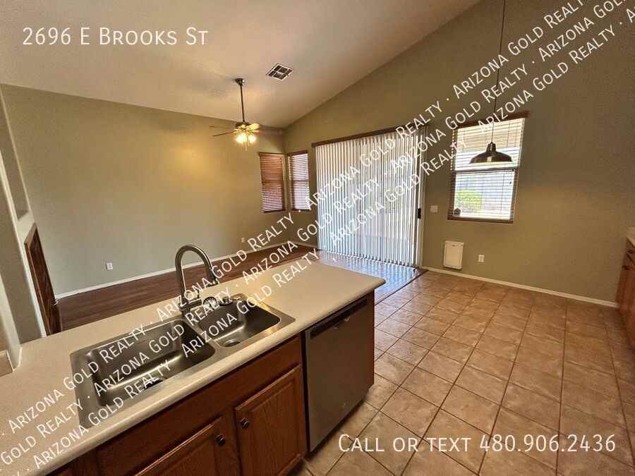 2696 E Brooks St - Photo 7 of 23