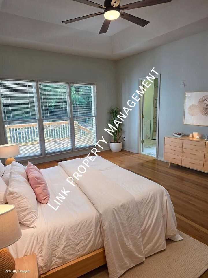 6710 W Point Dr - Photo 7 of 40