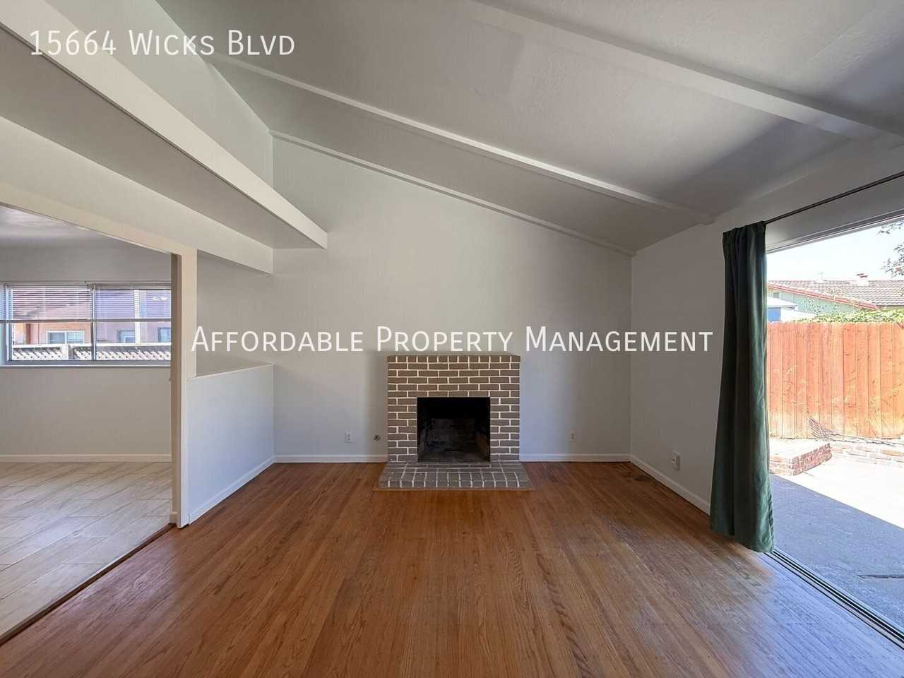 15664 Wicks Blvd - Photo 5 of 24