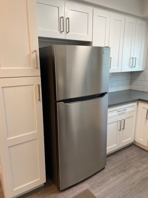 12931 Oxnard St #10-13 - Photo 5 of 10