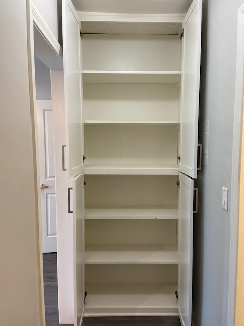 12931 Oxnard St #10-13 - Photo 6 of 10