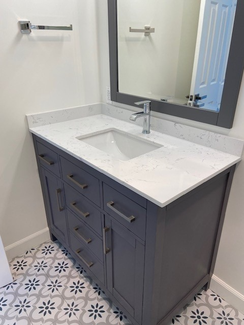 12931 Oxnard St #10-13 - Photo 7 of 10