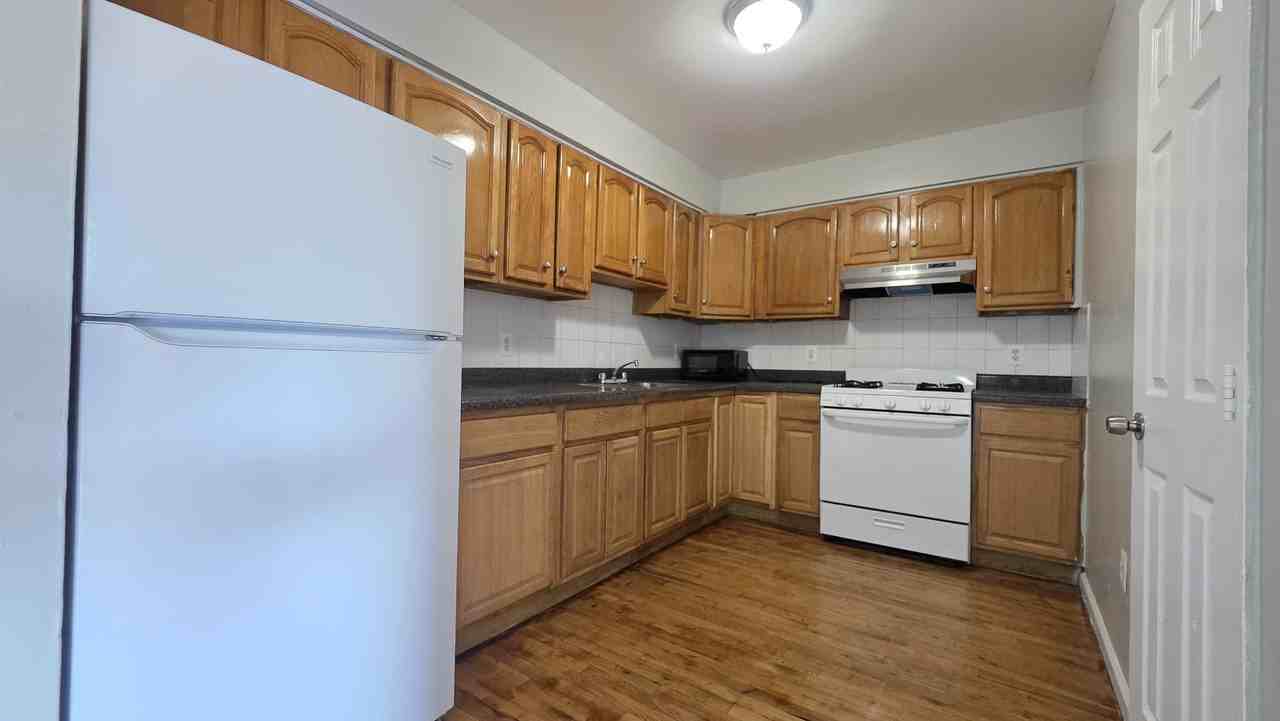 3611 Barnes Avenue #3 - Photo 4 of 11
